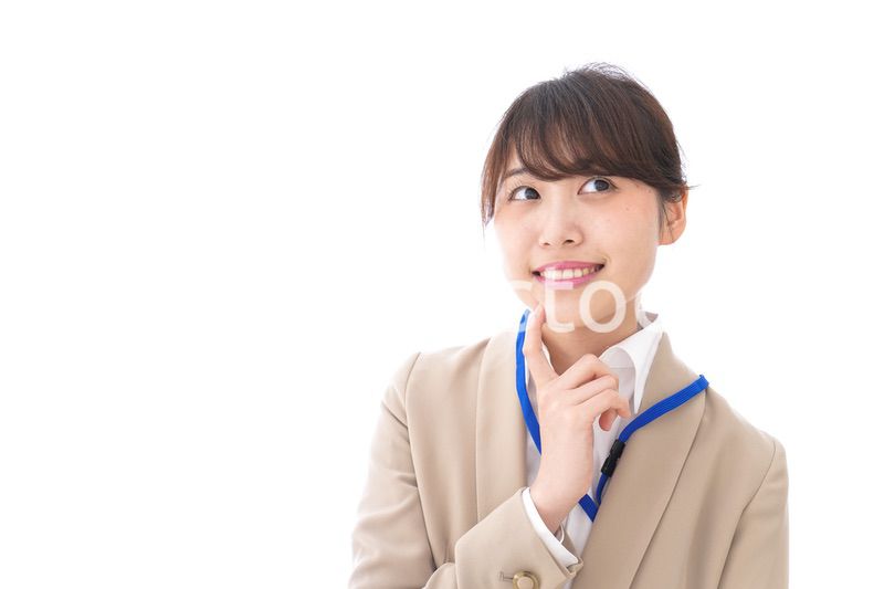 考える若いビジネスウーマン