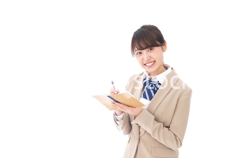 ノートを取る学生