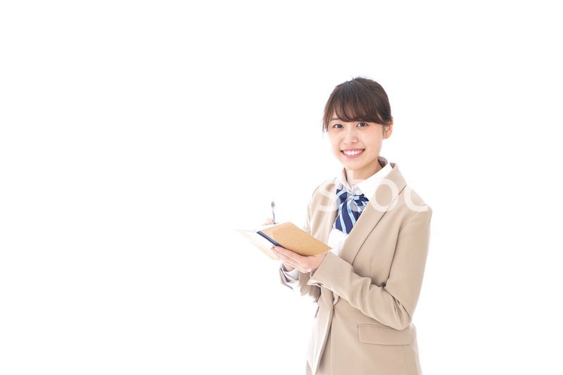 ノートを取る学生