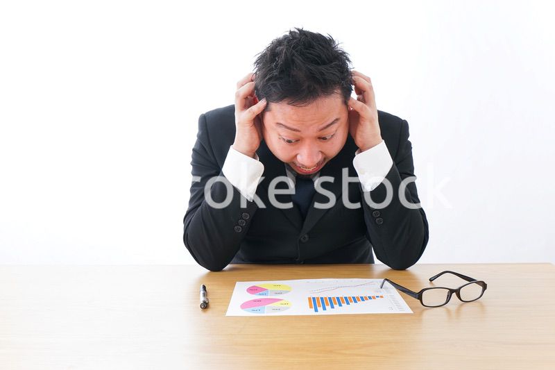 ストレスを抱えるビジネスマン