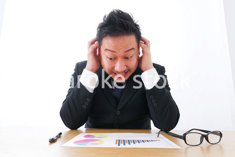 ストレスを抱えるビジネスマン