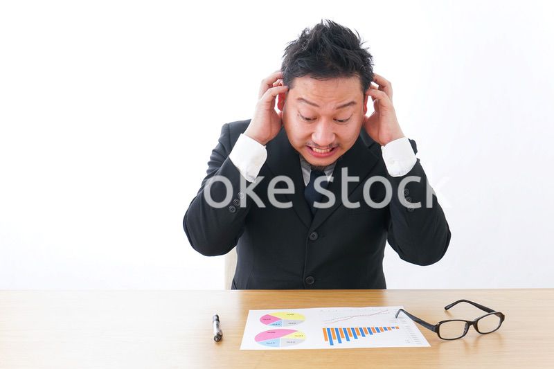 ストレスを抱えるビジネスマン