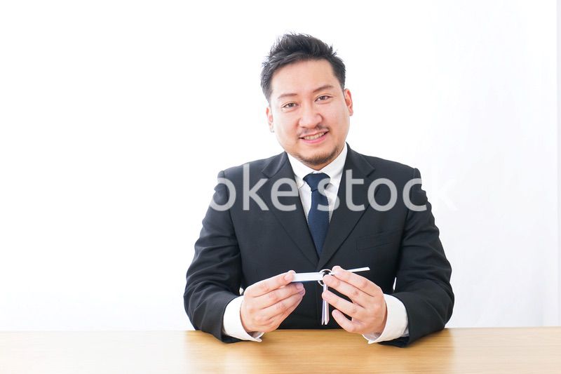 語学学習をするビジネスマン