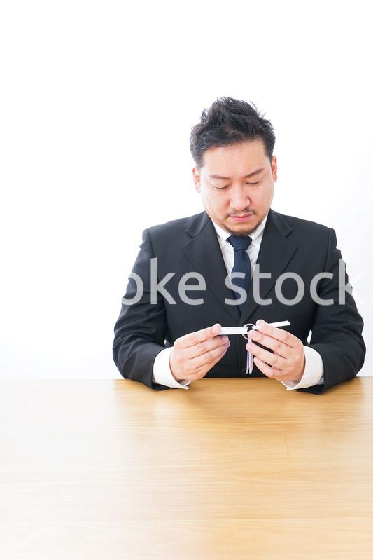 語学学習をするビジネスマン