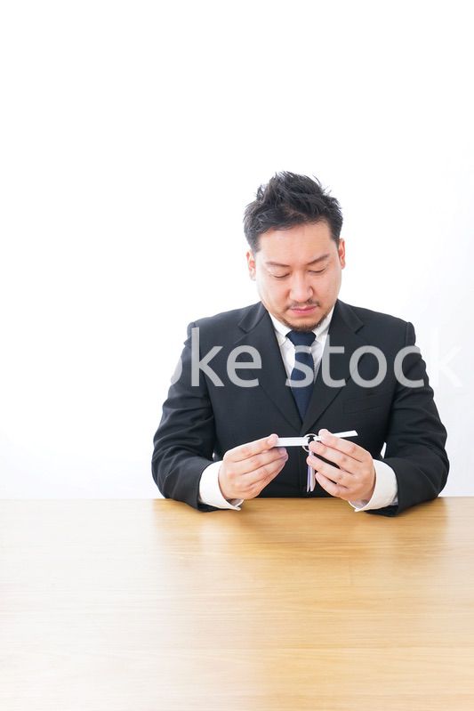 勉強するビジネスマン