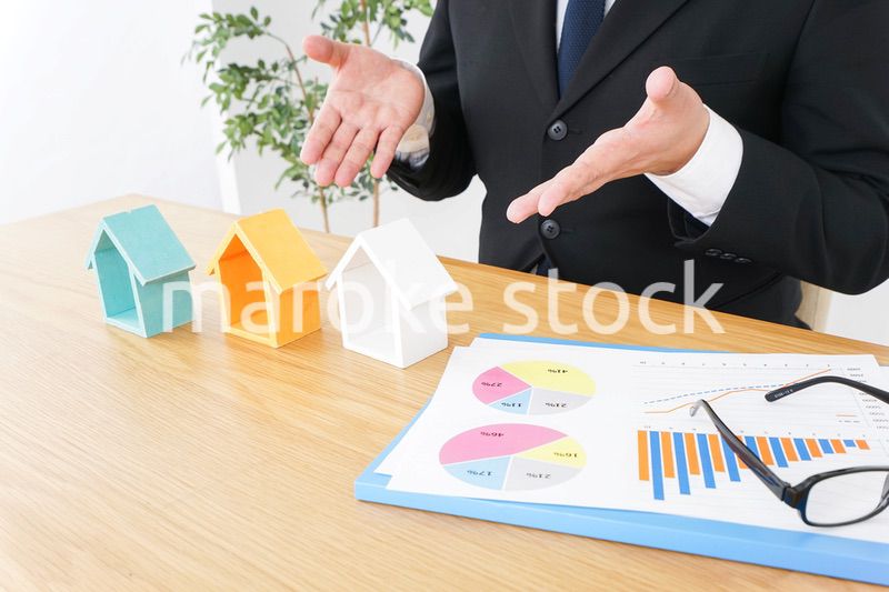 不動産会社のビジネスマン