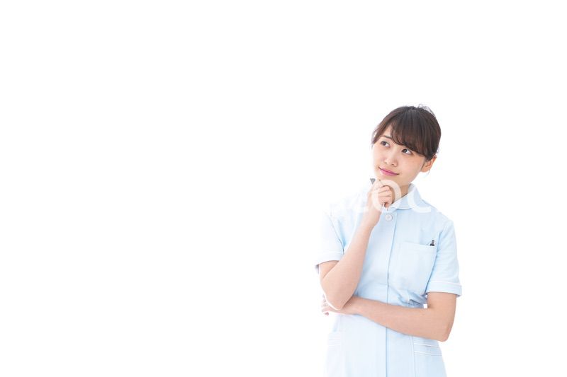 悩む看護師