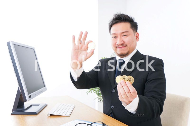 仮想通貨・ビットコインで稼ぐ男性