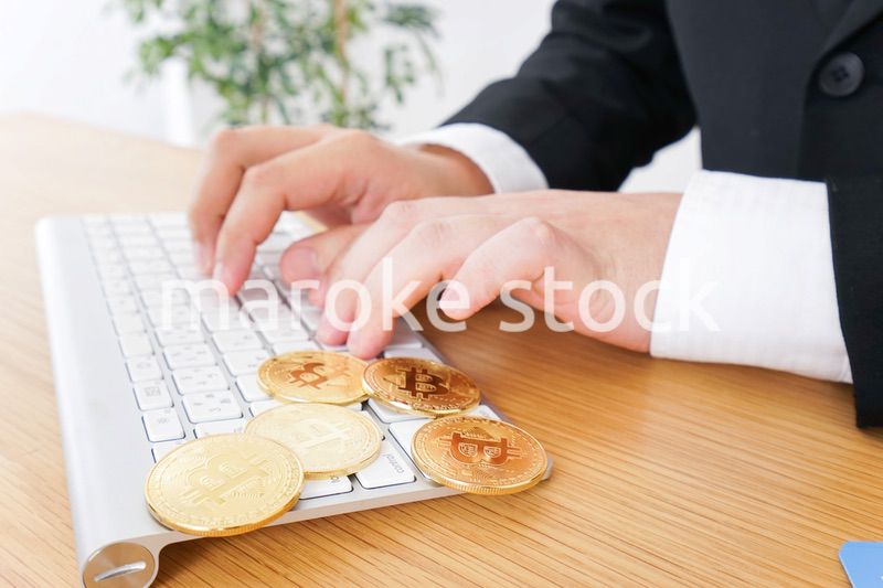 仮想通貨・ビットコインで稼ぐ男性