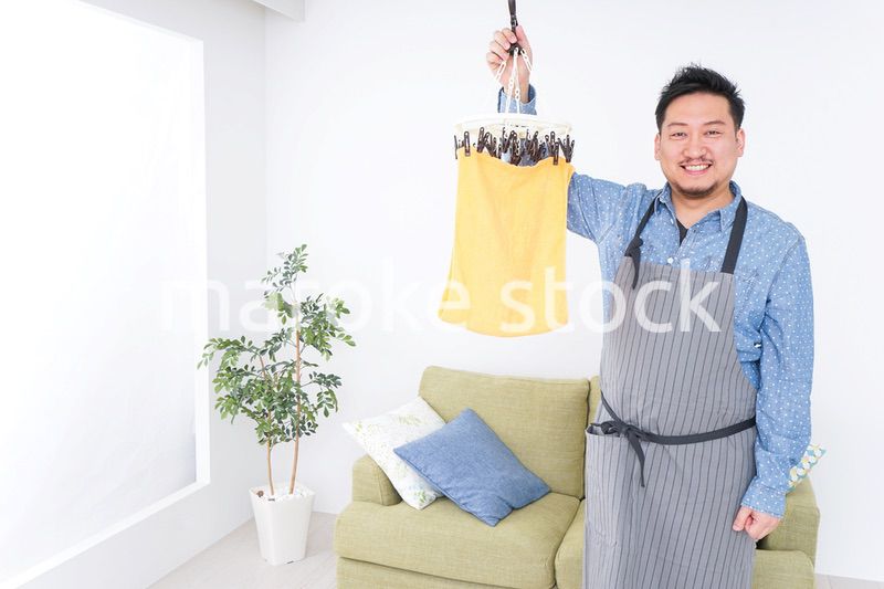 家事をする男性