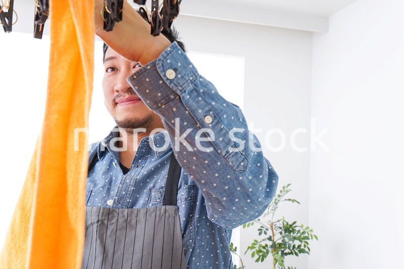 家事をする男性