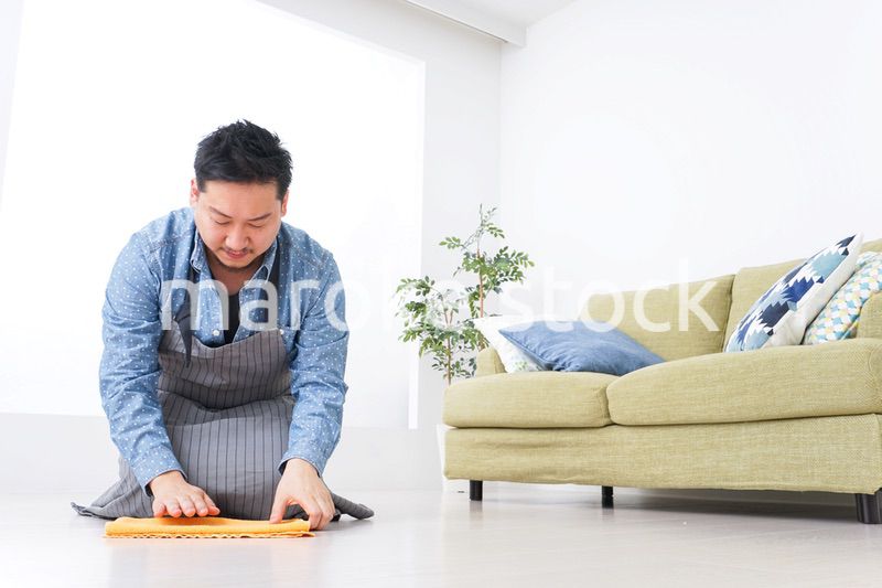 家事をする男性