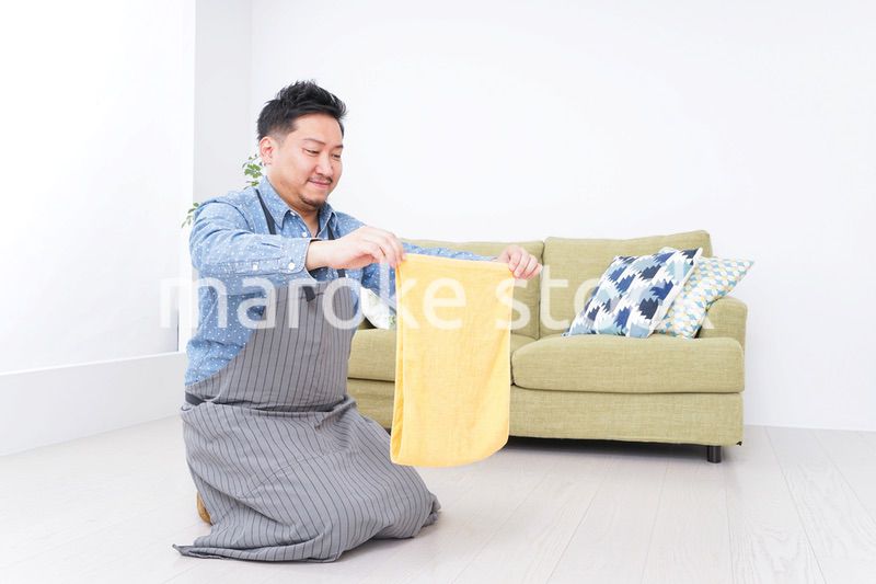 家事をする男性
