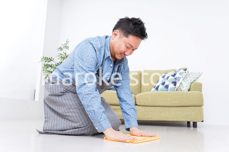 家事をする男性