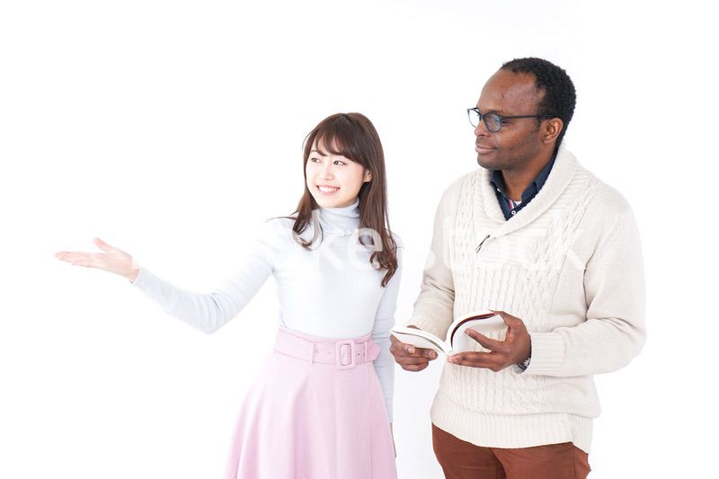 道案内をする女性