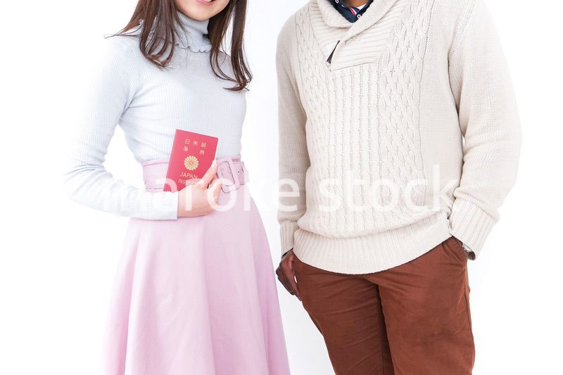 海外旅行する男女