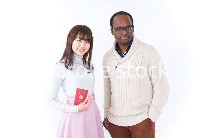 海外旅行をする若い女性