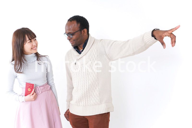 海外旅行する男女