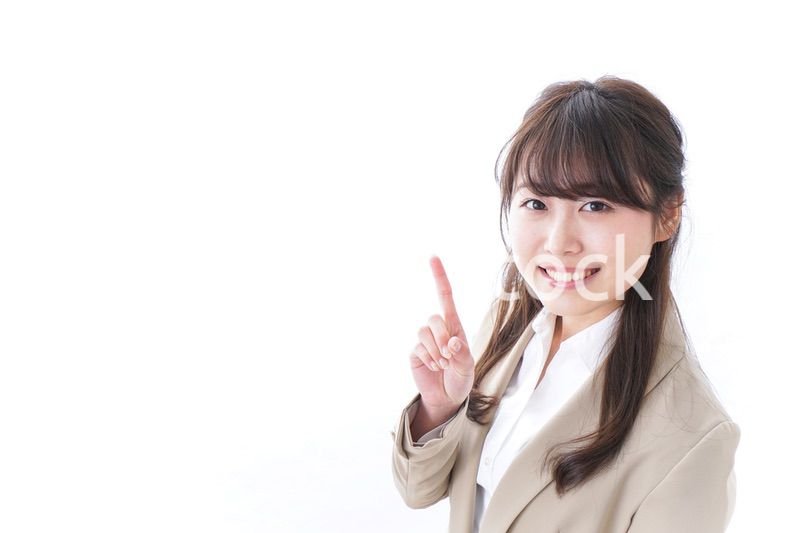 指をさすビジネスウーマン