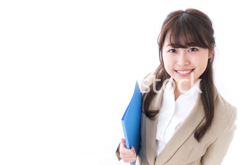 笑顔の若いビジネスウーマン