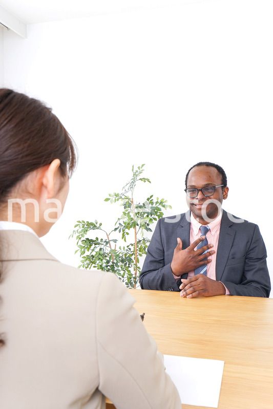 面接官と就活生