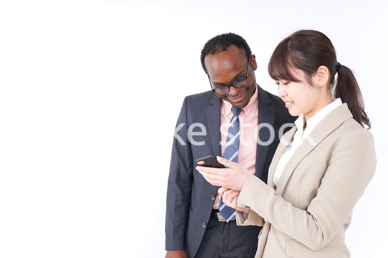 ランチに向かうビジネスパーソンたち