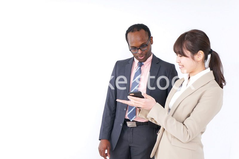 ランチに向かうビジネスパーソンたち