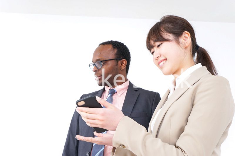 ランチに向かうビジネスパーソンたち