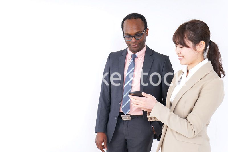 ランチに向かうビジネスパーソンたち