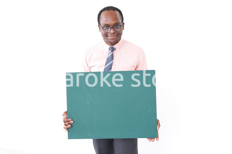 笑顔の男性教師