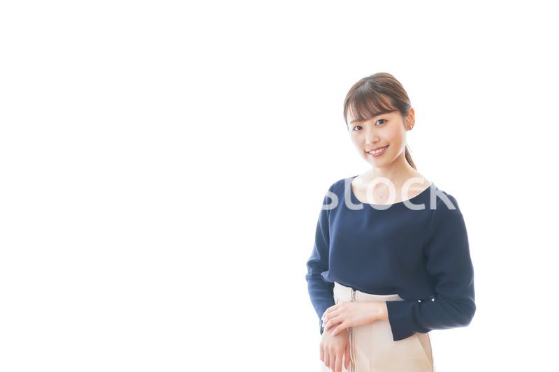 笑顔を見せる若いビジネスウーマン