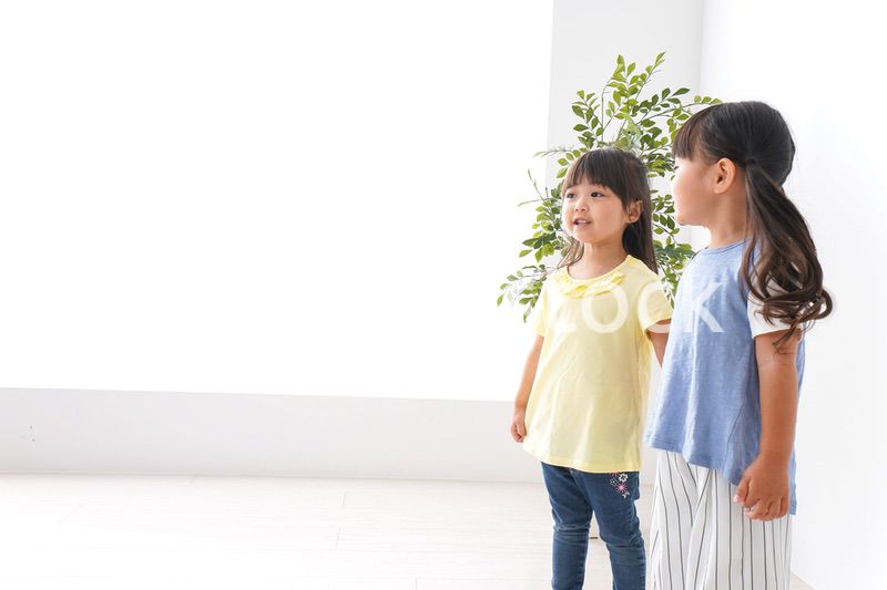 友達と遊ぶ女の子たち