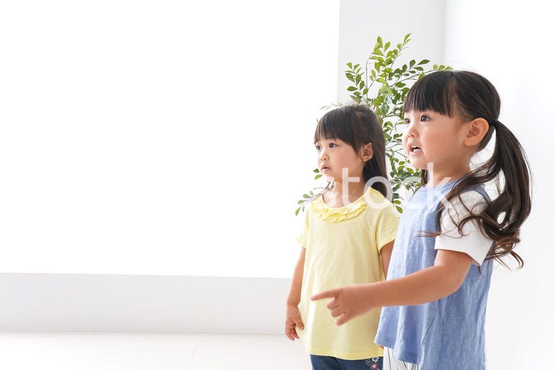 友達と遊ぶ女の子たち