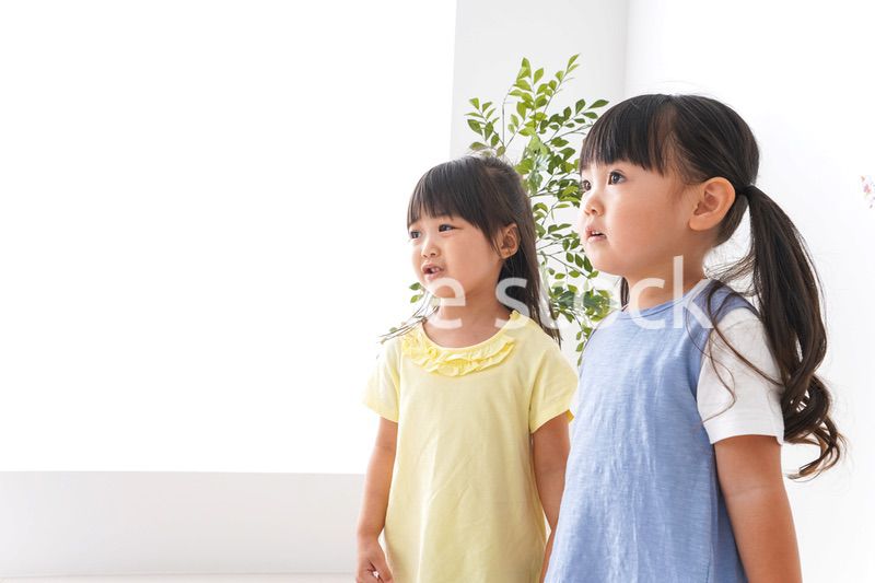 友達と遊ぶ女の子たち