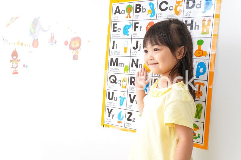 英語を勉強する子ども