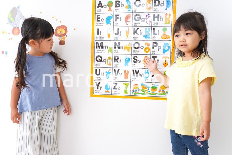 友達と遊ぶ女の子たち