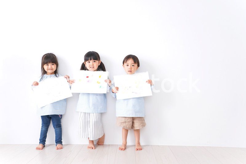 保育園で遊ぶ子ども