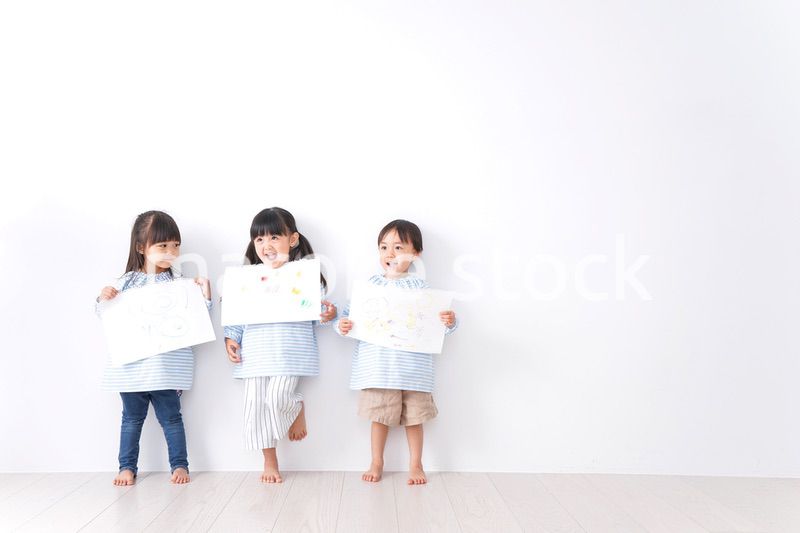 保育園で遊ぶ子ども