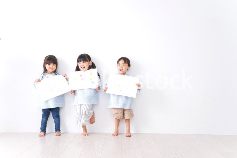 保育園で遊ぶ子ども