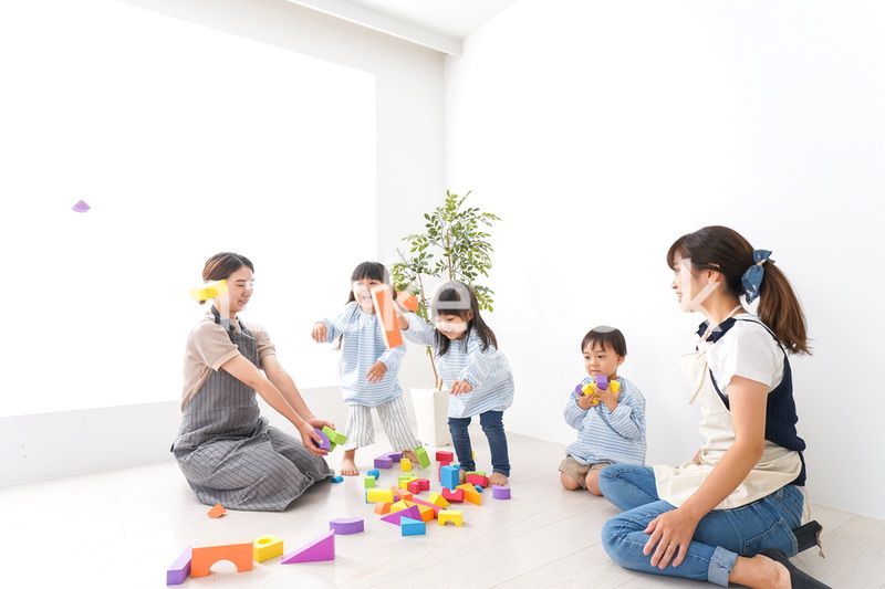 保育士と園児