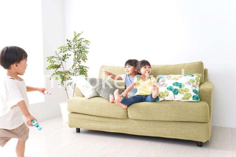 笑顔で遊ぶ子ども