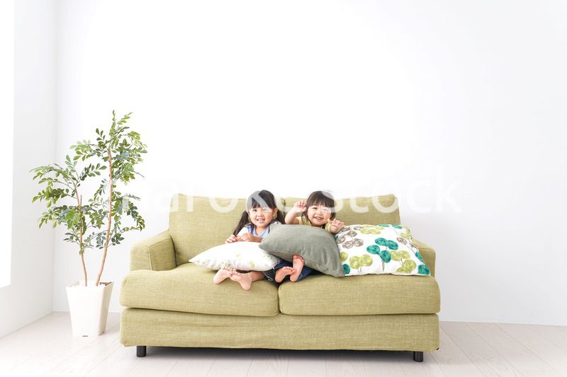 楽しく遊ぶ女の子