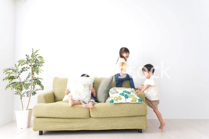 笑顔で遊ぶ子ども