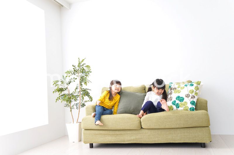 楽しく遊ぶ女の子