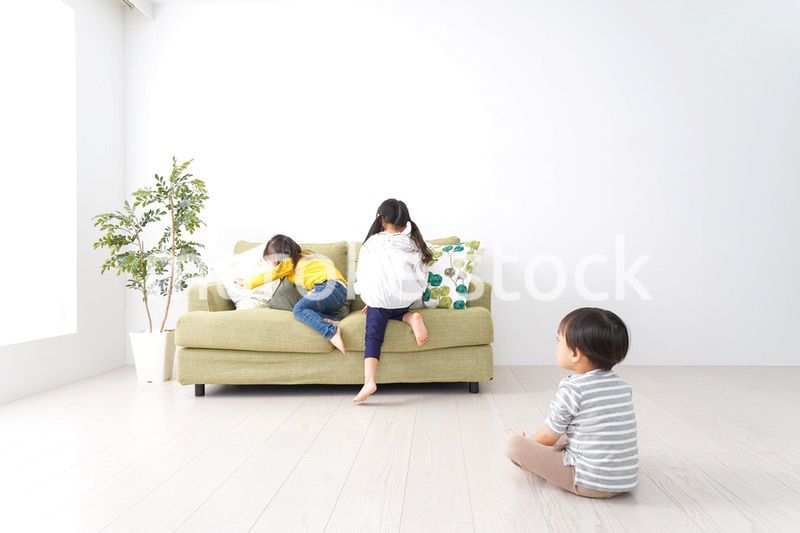 笑顔で遊ぶ子ども