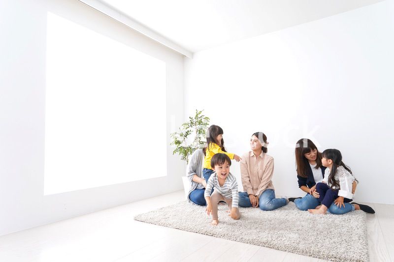 お母さんと子どもたち・仲良し