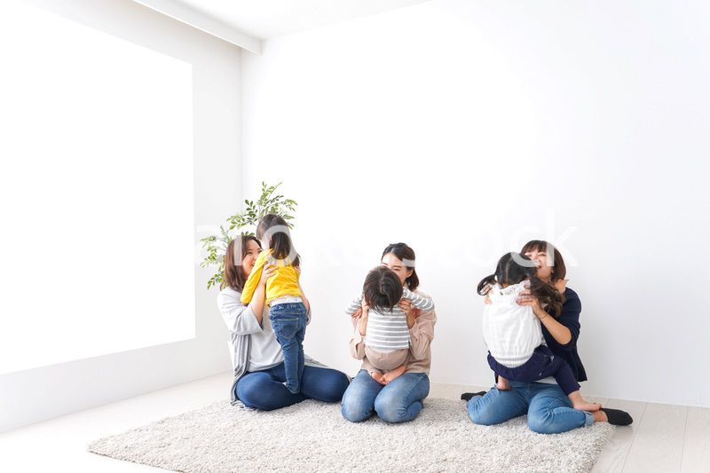 お母さんと子どもたち・仲良し