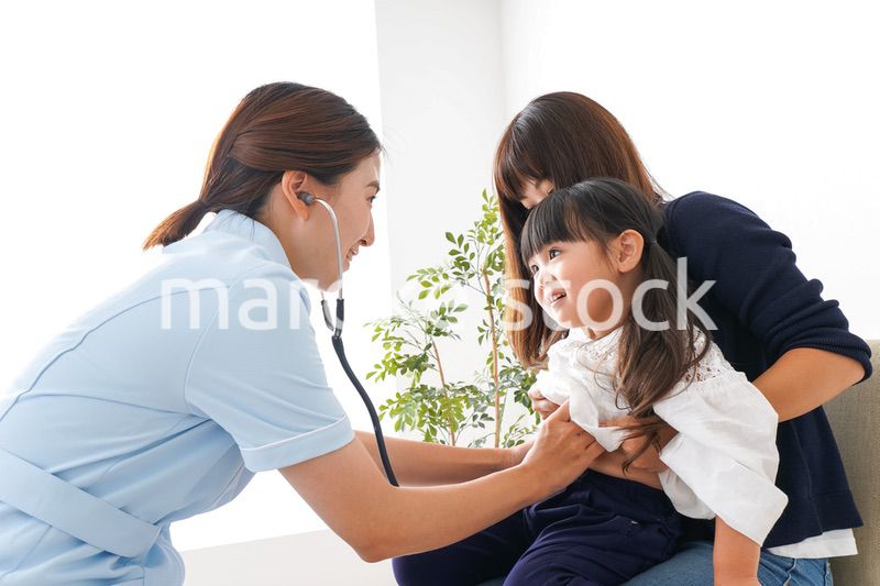 予防接種を受ける子ども