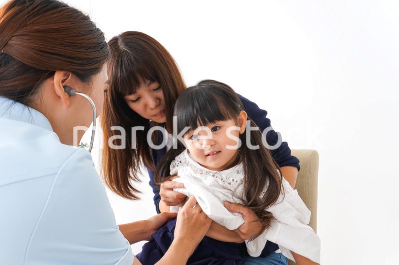 予防接種を受ける子ども