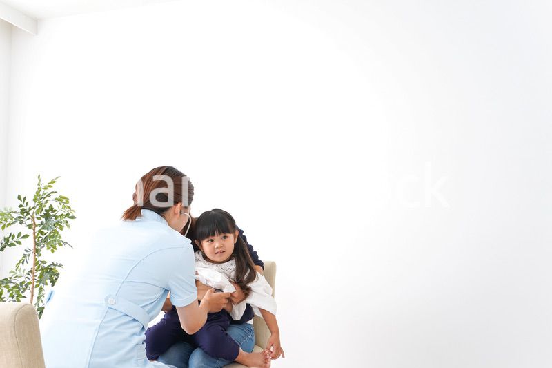 予防接種を受ける子ども